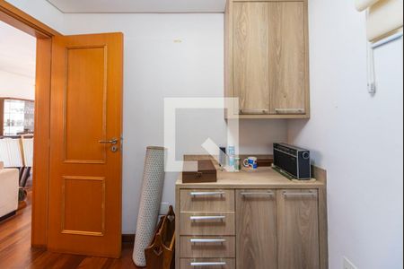 Apartamento à venda com 127m², 3 quartos e 3 vagas Apartamento à venda com 127m², 3 quartos e 3 vagasEscritório