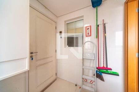 Apartamento à venda com 127m², 3 quartos e 3 vagas Apartamento à venda com 127m², 3 quartos e 3 vagasÁrea de Serviço