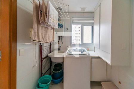 Apartamento à venda com 127m², 3 quartos e 3 vagas Apartamento à venda com 127m², 3 quartos e 3 vagasÁrea de Serviço