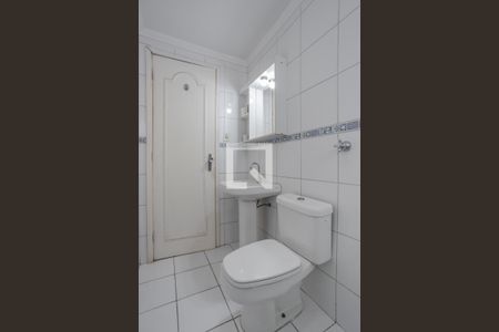Banheiro de apartamento à venda com 1 quarto, 42m² em Bom Fim, Porto Alegre