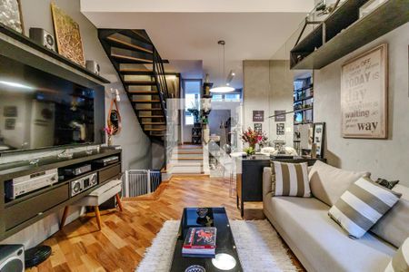 Sala de casa de condomínio à venda com 2 quartos, 115m² em Real Parque, São Paulo