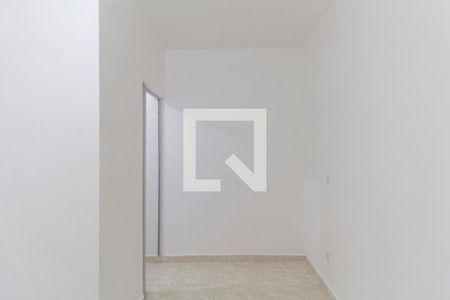 Sala/Quarto de casa para alugar com 1 quarto, 20m² em Jardim Casa Pintada, São Paulo