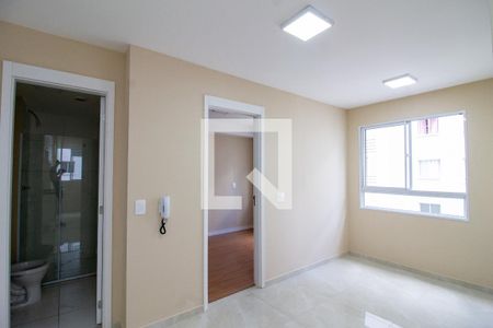Sala de apartamento para alugar com 2 quartos, 34m² em Vila das Bandeiras, Guarulhos