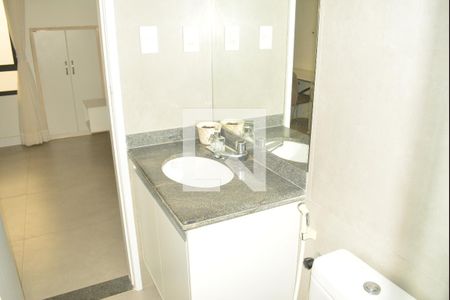 Banheiro 1 de apartamento para alugar com 1 quarto, 57m² em Pituba, Salvador