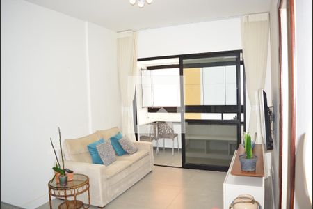 Sala  de apartamento para alugar com 1 quarto, 57m² em Pituba, Salvador