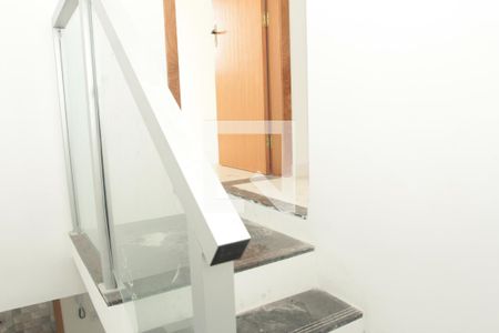 Casa à venda com 180m², 3 quartos e 2 vagasEscada