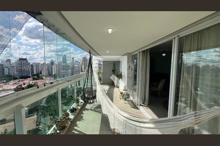Apartamento à venda com 266m², 4 quartos e 4 vagasVaranda 