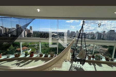 Apartamento à venda com 266m², 4 quartos e 4 vagasVaranda 