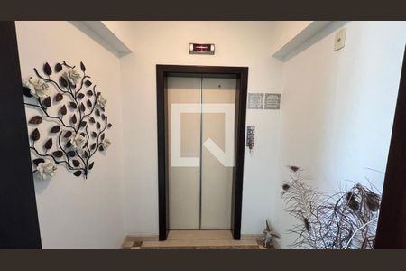 Apartamento à venda com 266m², 4 quartos e 4 vagasEntrada privativa 