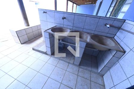 Área de Serviço de casa para alugar com 5 quartos, 320m² em Jardim Mont Serrat, Aparecida de Goiânia