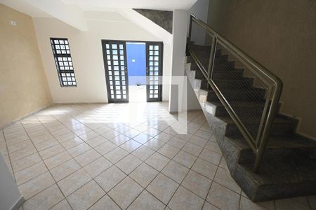 Sala de casa para alugar com 4 quartos, 320m² em Jardim Mont Serrat, Aparecida de Goiânia