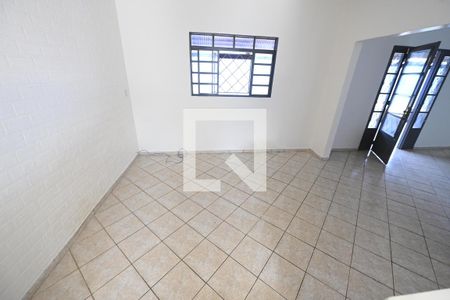 Sala de casa para alugar com 5 quartos, 320m² em Jardim Mont Serrat, Aparecida de Goiânia