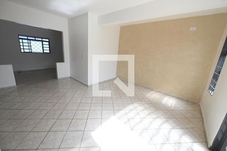 Sala de casa para alugar com 5 quartos, 320m² em Jardim Mont Serrat, Aparecida de Goiânia
