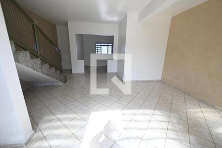 Casa para alugar com 5 quartos, 320m² em Jardim Mont Serrat, Aparecida de Goiânia