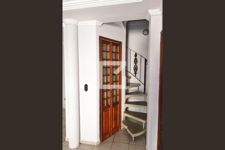 Casa à venda com 650m², 6 quartos e 4 vagasBanheiro 3