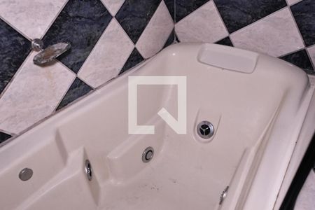 Casa à venda com 650m², 6 quartos e 4 vagasBanheiro 2