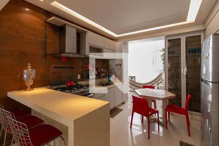 Apartamento à venda com 230m², 4 quartos e 2 vagasCozinha e Área de Serviço