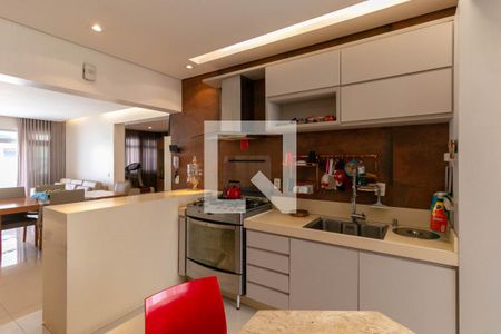 Apartamento à venda com 230m², 4 quartos e 2 vagasCozinha e Área de Serviço