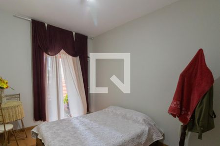 Casa à venda com 200m², 3 quartos e 3 vagas Casa à venda com 200m², 3 quartos e 3 vagasQuarto 2