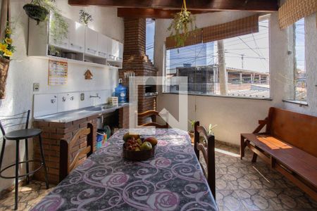 Casa à venda com 200m², 3 quartos e 3 vagas Casa à venda com 200m², 3 quartos e 3 vagasVaranda gourmet