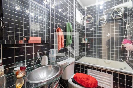 Casa à venda com 200m², 3 quartos e 3 vagas Casa à venda com 200m², 3 quartos e 3 vagasBanheiro