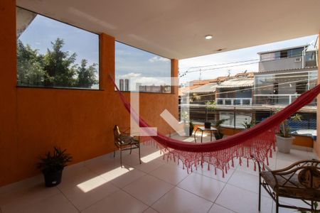 Casa à venda com 200m², 3 quartos e 3 vagas Casa à venda com 200m², 3 quartos e 3 vagasVaranda Quarto 1