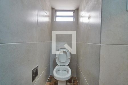 Banheiro de apartamento à venda com 1 quarto, 52m² em Grajaú, Rio de Janeiro