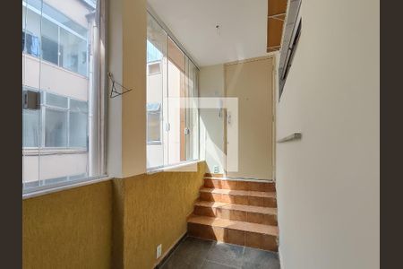 Entrada de apartamento à venda com 1 quarto, 52m² em Grajaú, Rio de Janeiro