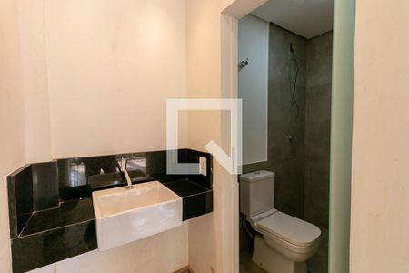 Casa à venda com 220m², 5 quartos e 3 vagas Casa à venda com 220m², 5 quartos e 3 vagasLavabo