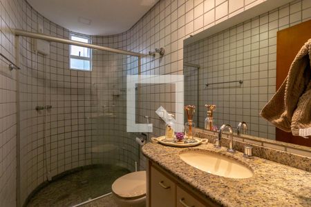 Casa à venda com 220m², 5 quartos e 3 vagas Casa à venda com 220m², 5 quartos e 3 vagasBanheiro