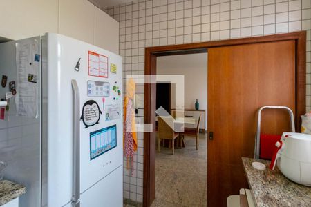 Casa à venda com 220m², 5 quartos e 3 vagas Casa à venda com 220m², 5 quartos e 3 vagasCozinha