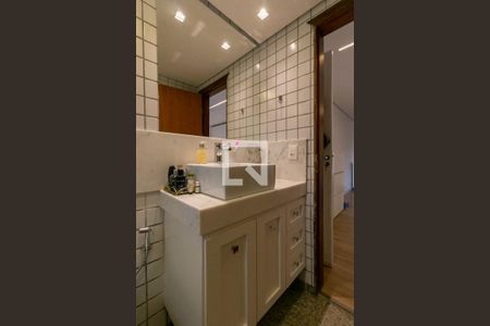 Casa à venda com 220m², 5 quartos e 3 vagas Casa à venda com 220m², 5 quartos e 3 vagasSuíte 3 - Banheiro