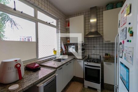 Casa à venda com 220m², 5 quartos e 3 vagas Casa à venda com 220m², 5 quartos e 3 vagasCozinha