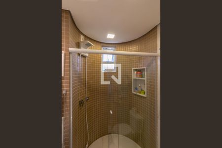 Casa à venda com 220m², 5 quartos e 3 vagas Casa à venda com 220m², 5 quartos e 3 vagasSuíte 2 - Banheiro