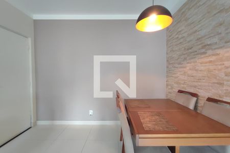 Sala de apartamento à venda com 2 quartos, 56m² em Vila Satúrnia, Campinas