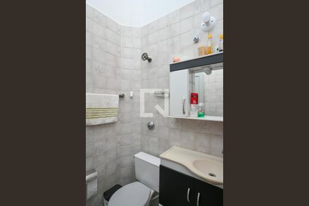 Casa à venda com 175m², 4 quartos e 3 vagasBanheiro 1