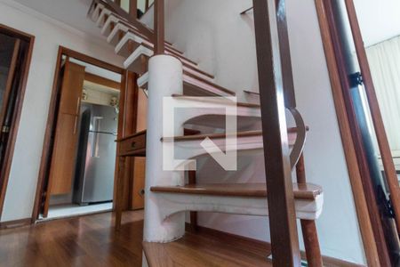 Escada de apartamento à venda com 2 quartos, 70m² em Vila Silvia, São Paulo