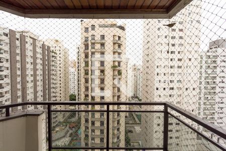 Sala varanda  de apartamento para alugar com 2 quartos, 100m² em Moema, São Paulo