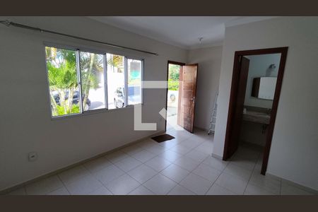 Sala de casa de condomínio para alugar com 3 quartos, 140m² em Jardim Carolina, Jundiaí