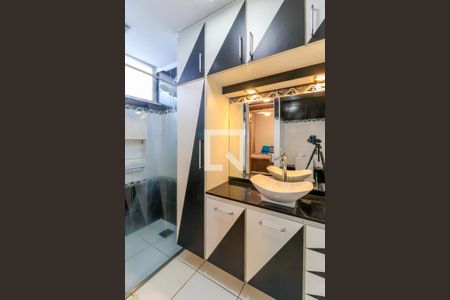 Casa à venda com 200m², 6 quartos e 2 vagas Casa à venda com 200m², 6 quartos e 2 vagasBanheiro da Suíte 2