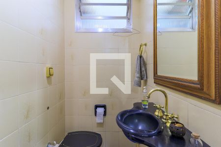 Casa à venda com 200m², 6 quartos e 2 vagas Casa à venda com 200m², 6 quartos e 2 vagasLavabo