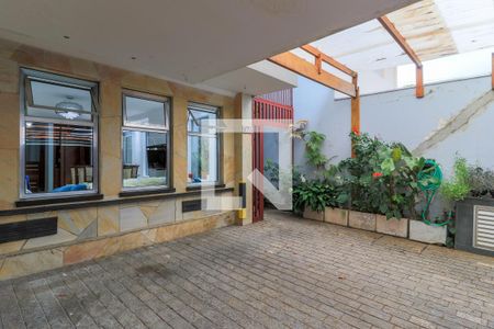 Casa à venda com 200m², 6 quartos e 2 vagas Casa à venda com 200m², 6 quartos e 2 vagasGaragem