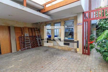 Casa à venda com 200m², 6 quartos e 2 vagas Casa à venda com 200m², 6 quartos e 2 vagasGaragem