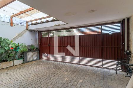 Casa à venda com 200m², 6 quartos e 2 vagas Casa à venda com 200m², 6 quartos e 2 vagasGaragem