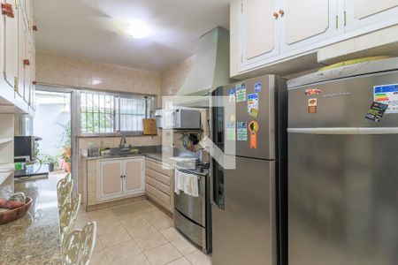 Casa à venda com 200m², 6 quartos e 2 vagas Casa à venda com 200m², 6 quartos e 2 vagasCozinha