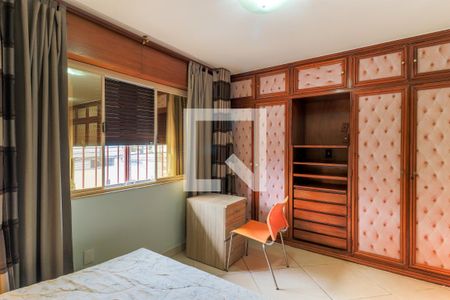 Casa à venda com 200m², 6 quartos e 2 vagas Casa à venda com 200m², 6 quartos e 2 vagasSuíte 3