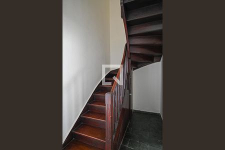 Escada de casa à venda com 2 quartos, 100m² em Sacomã, São Paulo