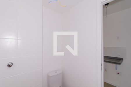 Banheiro de apartamento para alugar com 1 quarto, 18m² em Vila Moraes, São Paulo