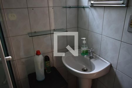 Banheiro de casa para alugar com 1 quarto, 60m² em Chácara Inglesa, São Paulo