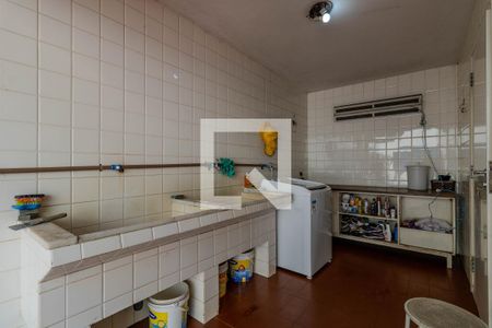 Casa para alugar com 2000m², 5 quartos e 6 vagas Casa para alugar com 2000m², 5 quartos e 6 vagasÁrea de Serviço